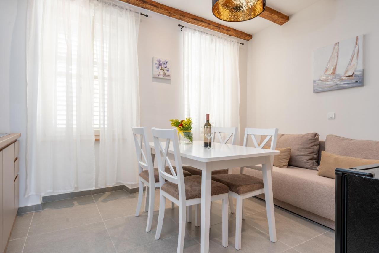 Aaa Apartments & Rooms With Free Parking Pula Zewnętrze zdjęcie