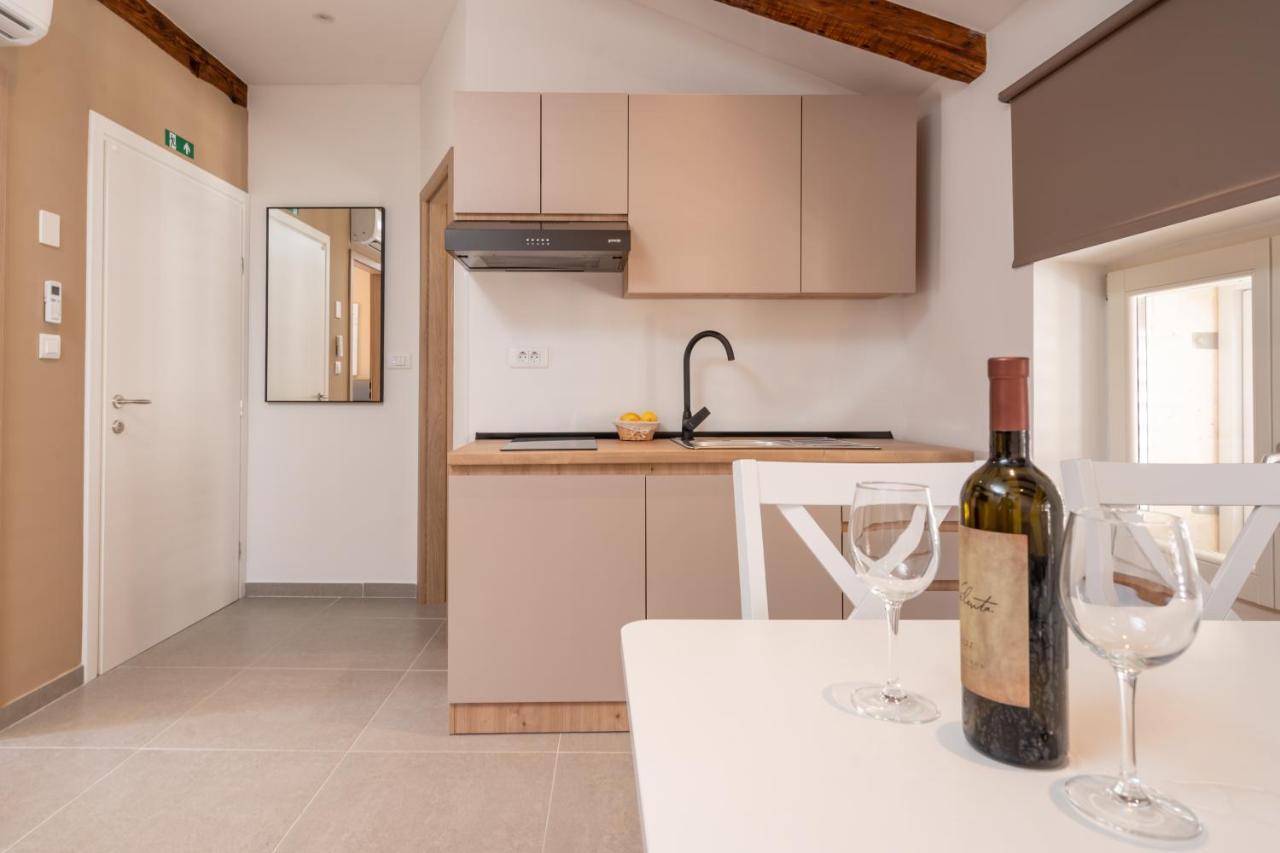 Aaa Apartments & Rooms With Free Parking Pula Zewnętrze zdjęcie